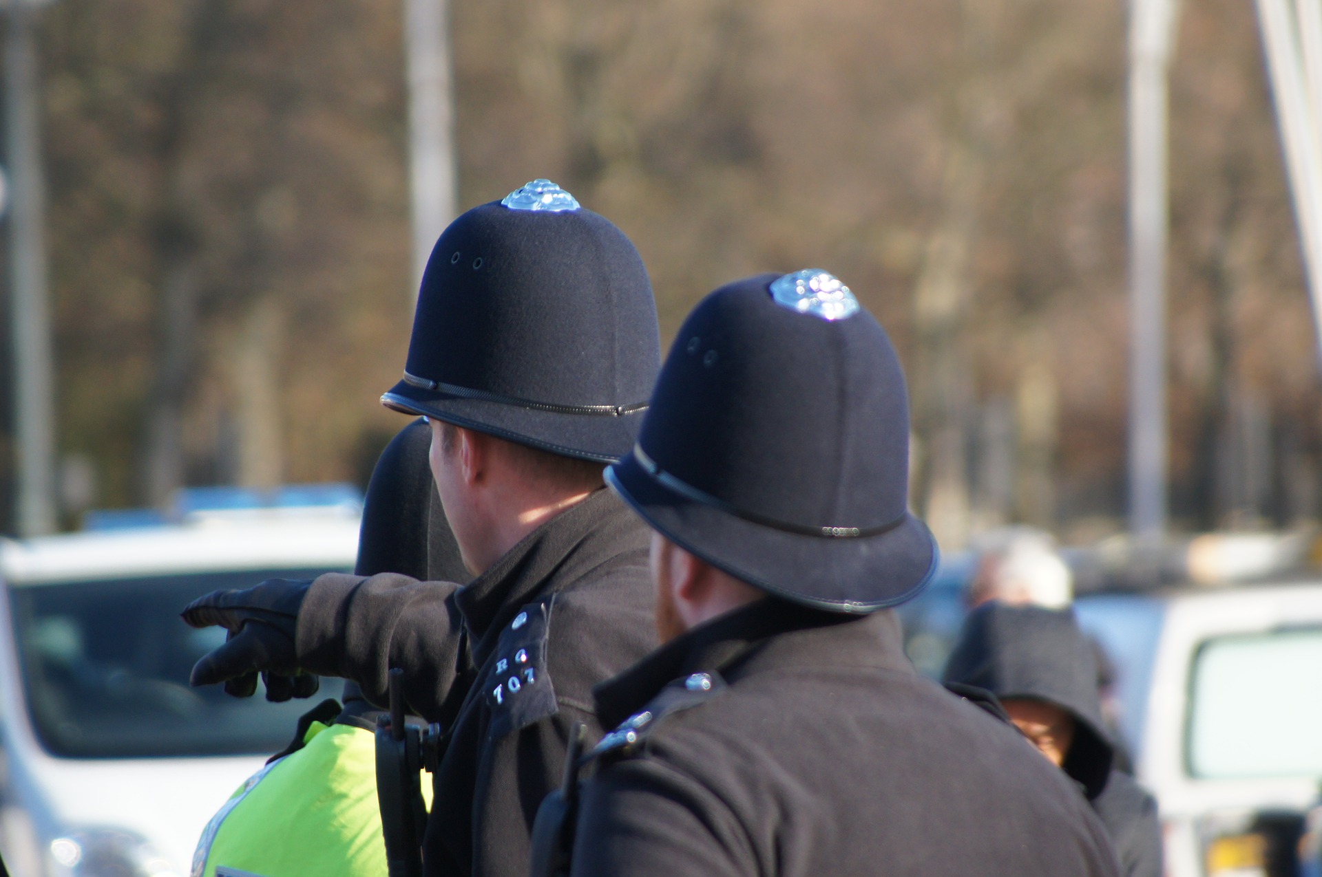 police officers 3546836 1920
